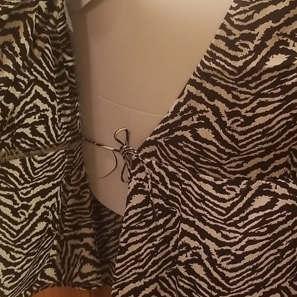 Banana Republic zebra wrap blouse - Picture 2 of 4